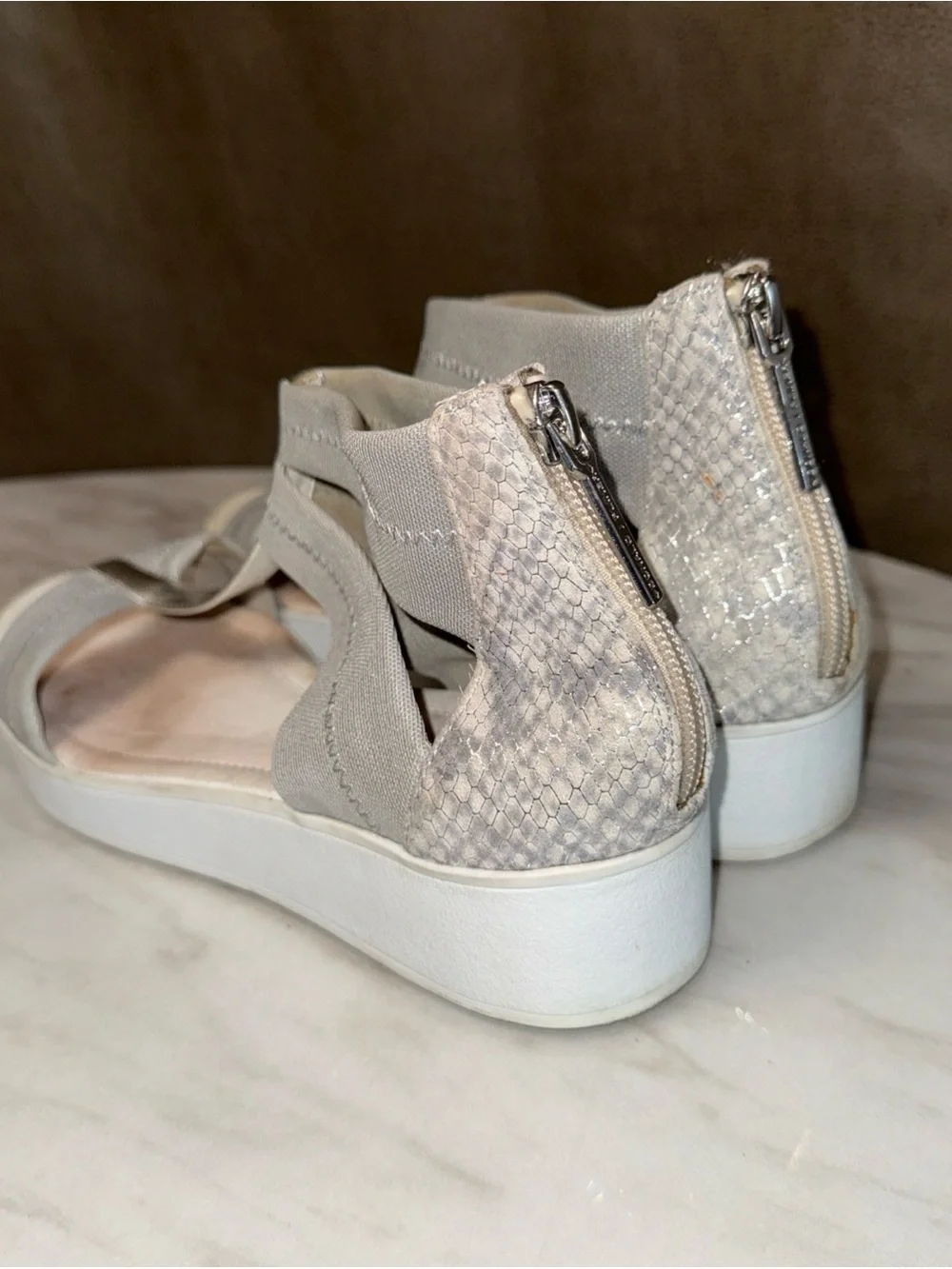 Vondi Silver Donald Pliner Sandals size 9